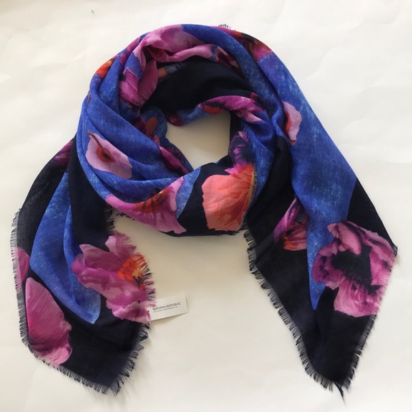 Banana Republic Accessories - Banana Republic Large Square Scarf